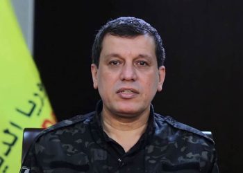 القائد العام لـ “قسد” يجتمع باللجنة التحضيرية لعقد مؤتمر كردي