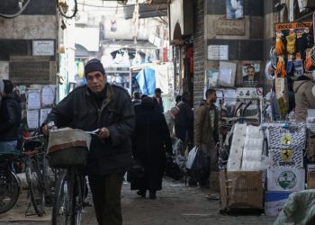الوضع المعيشيّ في سوريا… وعود حكوميّة بانتظارِ ترجمتها لواقع