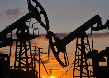 حرب الرسوم الجمركية تدفع أسعار النفط إلى الارتفاع