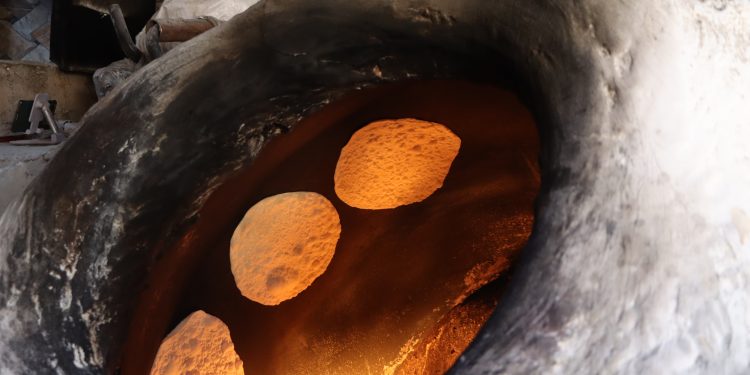 خبز التنور في سوريا.. موروث شعبي متأصل