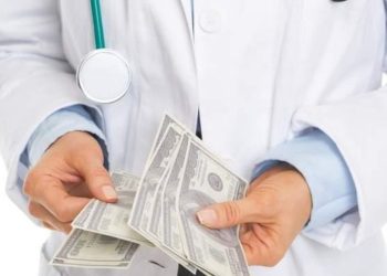 معاينات الأطباء تحلق في السماء.. فإلى متى..؟!
