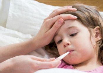 كيف نواجه الحمى لدى الأطفال في المنزل..؟