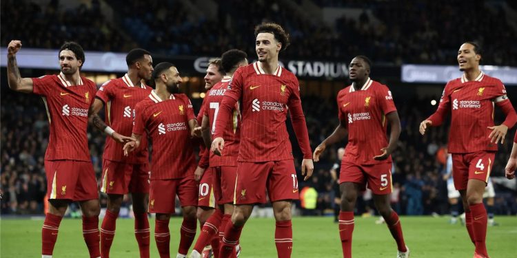 ليفربول يُسقِط السيتي ويطير بصدارة البريميرليغ