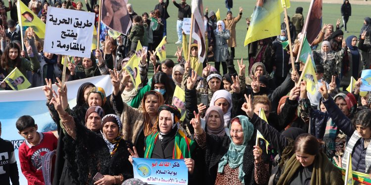 نساء مقاطعة الجزيرة ينددن بمؤامرة 15 شباط ويطالبن بحرية القائد عبد الله أوجلان الجسدية