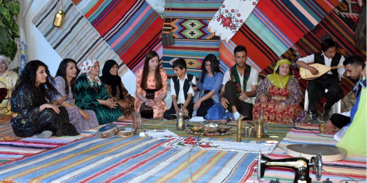 ينتعش فن الغناء بأصوات النساء