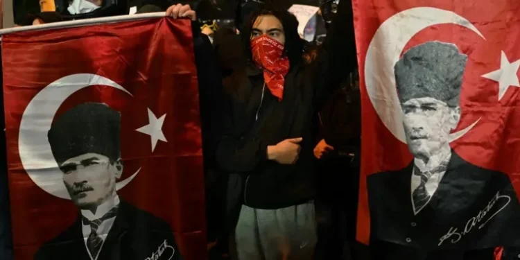 أعداد المتظاهرين في إسطنبول تتجاوز مليوني شخص