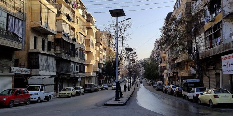 أكثر من 550 موظفاً بلا عمل نتيجة تسريحهم من قِبل سلطات دمشق