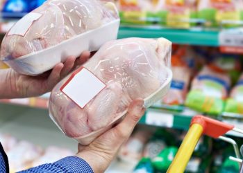 الإدارة الذاتية تفرض شروطاً للسماح باستيراد الدواجن واللحوم والمأكولات البحرية المجمدة