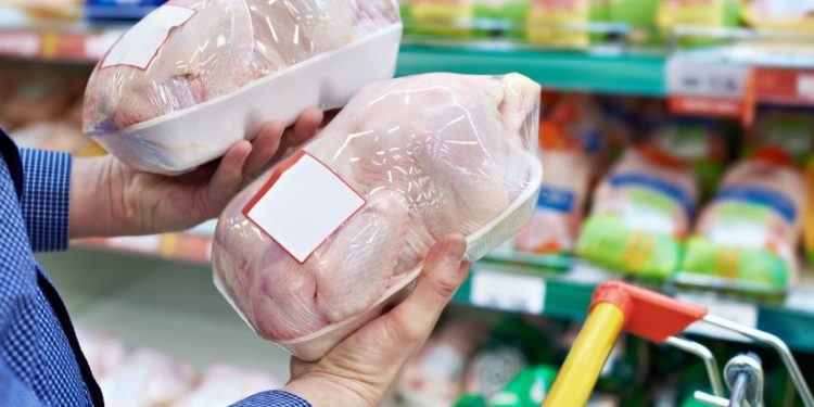 الإدارة الذاتية تفرض شروطاً للسماح باستيراد الدواجن واللحوم والمأكولات البحرية المجمدة
