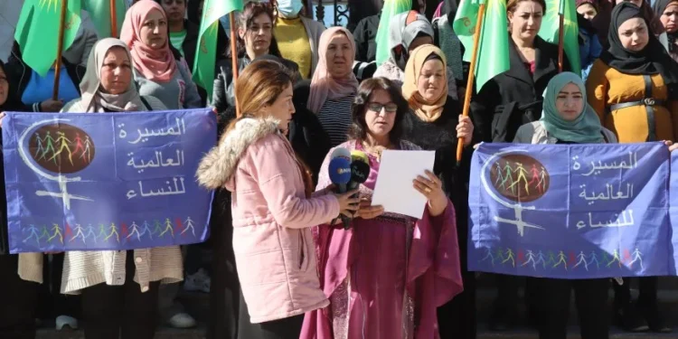 الثامن من آذار محطة تجدد فيه النساء العهد على استمرار المقاومة