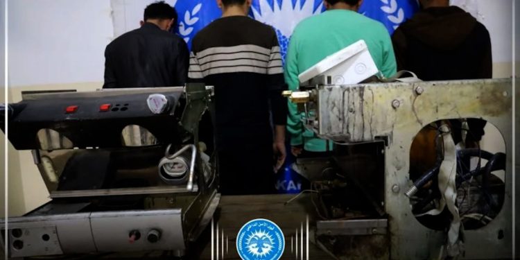 القبض على أفراد شبكتين لتجارة المخدرات وسرقة الممتلكات والسيارات