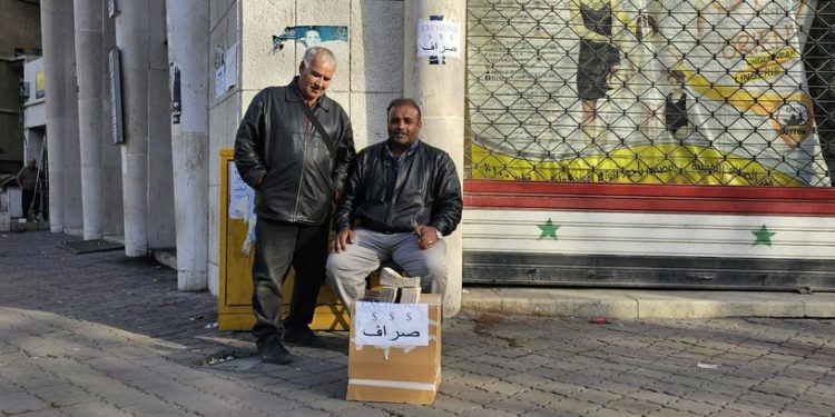 بعد حملة ضد صرافة الشوارع في دمشق: أين اختفت أموال الصرافين وما مصير السوق؟