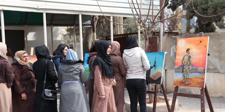 بمناسبة يوم المرأة العالمي معرض فني في الطبقة