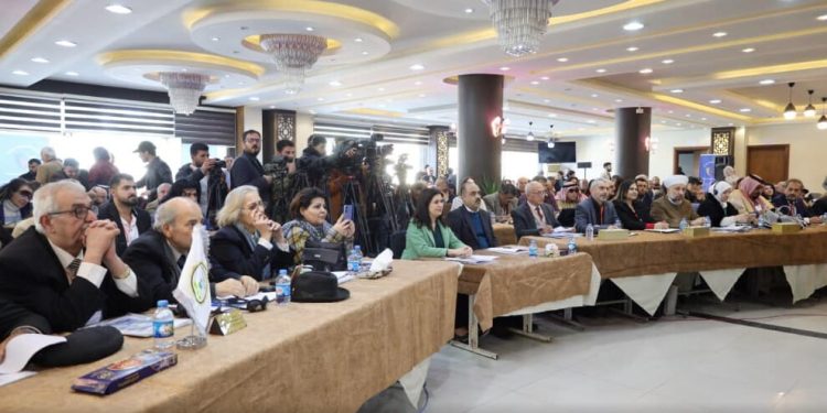 بين الاستبداد والتعدديّة… أيُّ مستقبل ينتظرُ سوريا؟