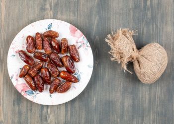 بين الخرافة والحقيقة: هل تناول الحامل للتمر يسبب الإجهاض أو الولادة المبكرة؟