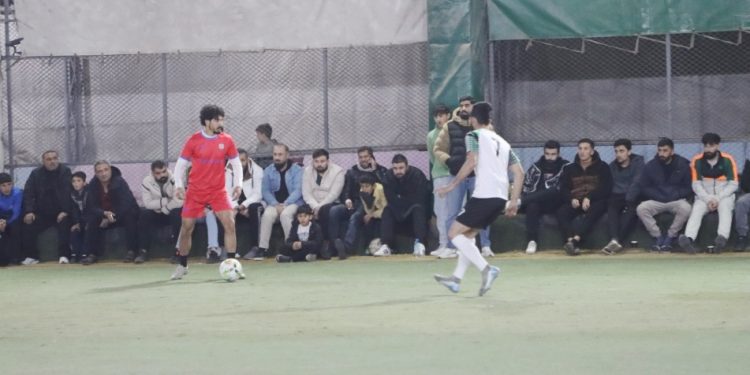 روج آفا وآفدار إلى نهائي الدورة الرمضانية بملعب قامشلو