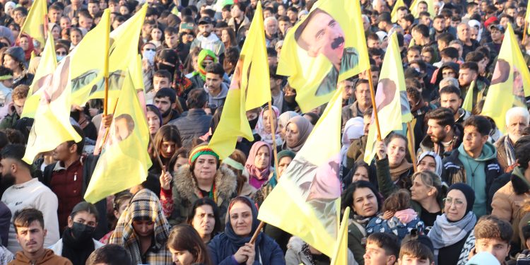 عندما تقاوم بالسلاح وتنتصر بالسلام