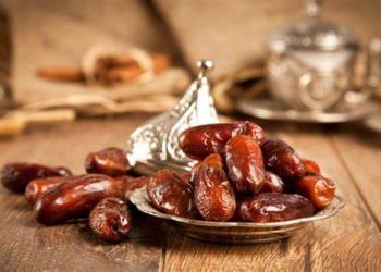 فوائد الإفطار على التمر في شهر رمضان.. وأضرار الإفراط منه