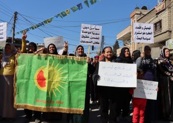 نساء قامشلو: الإعلان الدستوري يهمش ويقصي شعوب سوريا المتنوعة
