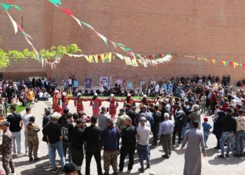 إداريات في تجمّع نساء زنوبيا: القائد عبد الله أوجلان من أوائل من نادوا بحرية المرأة