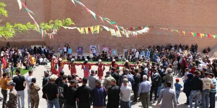 إداريات في تجمّع نساء زنوبيا: القائد عبد الله أوجلان من أوائل من نادوا بحرية المرأة