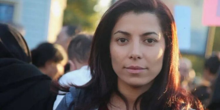 إطلاق حملة إلكترونية دعماً للناشطة وريشة مرادي