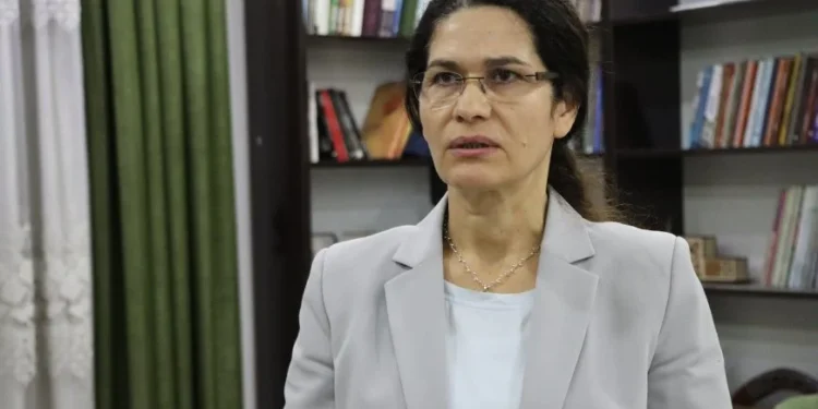 إلهام أحمد: اللامركزية خيار السوريين في تحقيق العدالة والمساواة