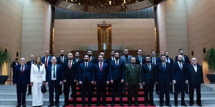 “التشكيلة الوزارية”.. استنساخ النظام السوري القديم في ثوب جديد