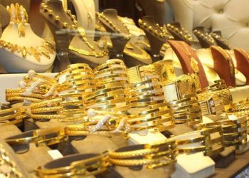الذهب يخترق مستوى تاريخياً جديداً وسط مخاوف النمو الاقتصادي العالمي
