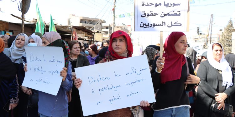إلهام أحمد: لا يمكن الحديث عن بناء دولة ديمقراطية إذا كانت المرأة غائبة عن صناعة القرار
