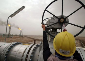 العراق يبدأ خطوات عملية لإحياء أنابيب النفط عبر سوريا