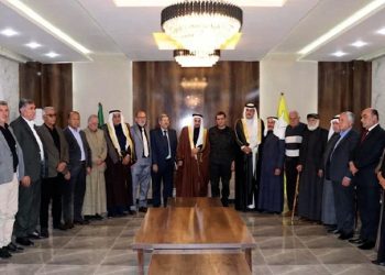 القائد العام لقوات سوريا الديمقراطية يستقبل وفداً من أهالي مقاطعة الرقة