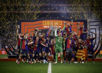برشلونة يتوّج بكأس الملك