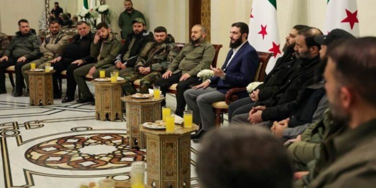 حكومة دمشق الجديدة بين شبح المركزية وسياسات الإقصاء “رؤية في الضباب”