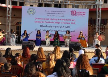 دبكات وفقرات غنائية نسائية تحيي مهرجان “أدب والفن المرأة” بدورته العاشرة