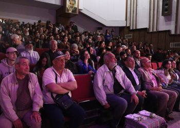 عودة “معن دويعر” إلى خشبة مسرح قامشلو بعد أكثر من ثلاثين عاماً