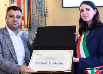 مثقفون وحقوقيون: منح المواطنة الفخرية القائد عبد الله أوجلان يساهم بدعم عملية السلام