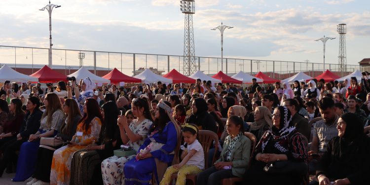 مهرجان “أدب وفن المرأة” العاشر… حضور حرفي وفني لافت وتراجع أدبي