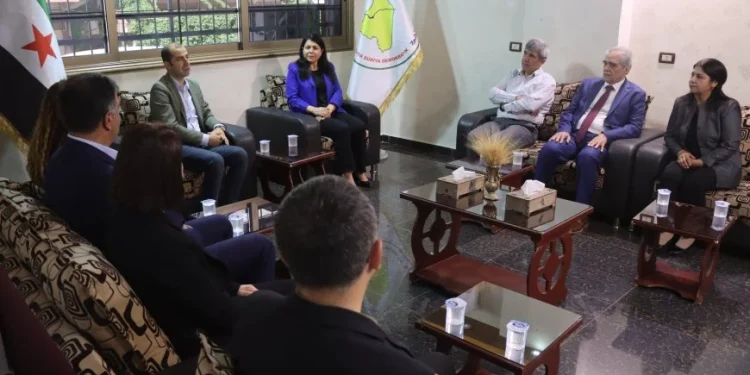 وفد باكور كردستان ينهي زياراته في روج آفا