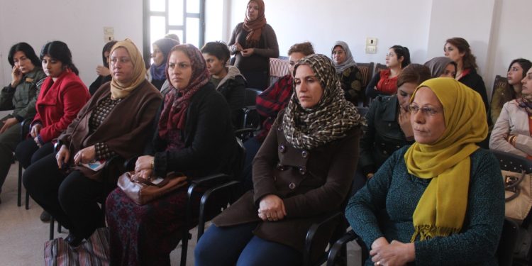 “دار المرأة” في حي طي… نضال لكسر الذهنية الذكورية وبناء الوعي المجتمعي
