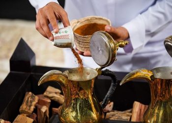 القهوة المرة.. طقوسٌ عتيقة ومسمياتٌ تظهر الكرم والوفاء