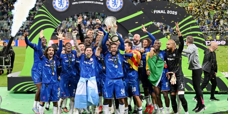 تشيلسي يقلب الطاولة على بيتيس ويرفع كأس دوري المؤتمر الأوروبي