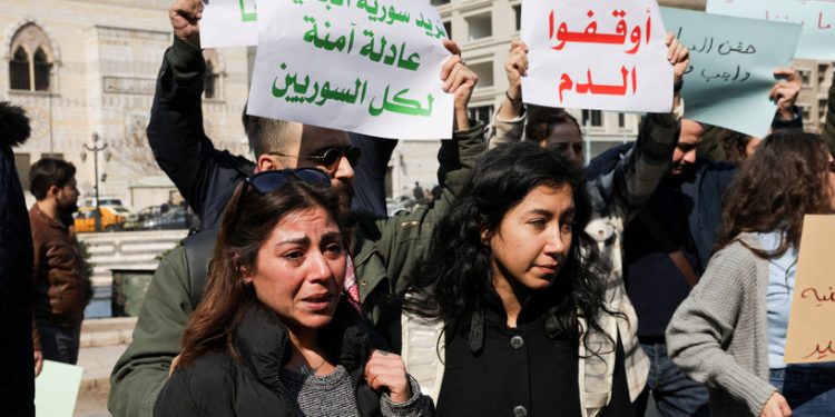تصاعد الانفلات الأمني في سوريا واعتصام بالقصر العدلي في حلب