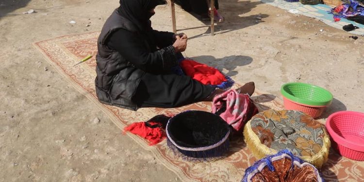 من خيوط الصوف.. نساء هجين ينسجن قصص نجاحٍ في مواجهة التحديات الاقتصادية