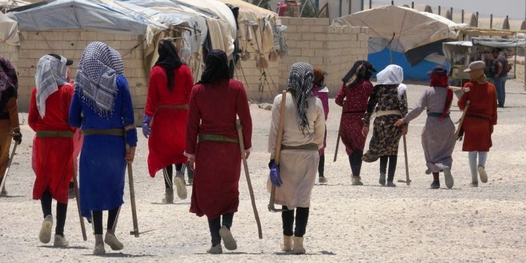 مهجرو كري سبي: عمالة المياومة توفير لدخل إضافي في ظل تقنين المنظمات الداعمة في المخيم