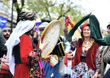 مهرجان الثقافة الكردية في باريس.. جسر للتبادل الثقافي ونافذة على التراث الكردي