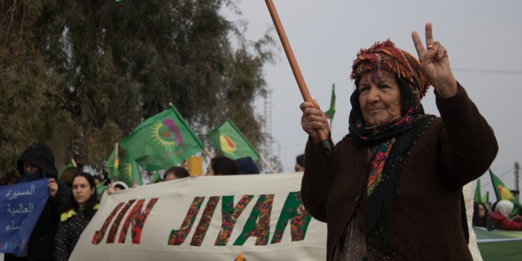 نضال وثورة المرأة العاملة