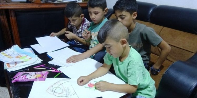 أطفال عين عيسى يرسمون لمستقبل واعد