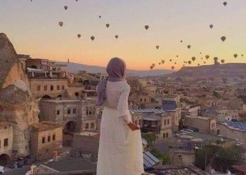 أُنثَى الغِيَابِ
