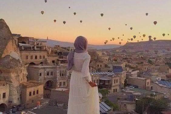 أُنثَى الغِيَابِ